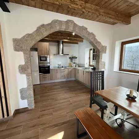 Chalet Refugio Del Nogal - *
